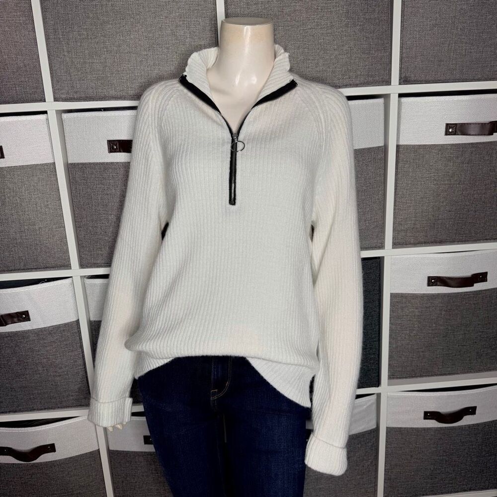 UNBRANDED Super Soft 1/4 Zip Sweater Size Medium